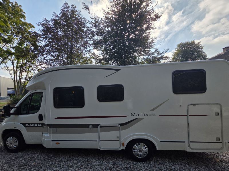 Adria Matrix 670 SL Lengte bedden & hefbed 5 persoons!!