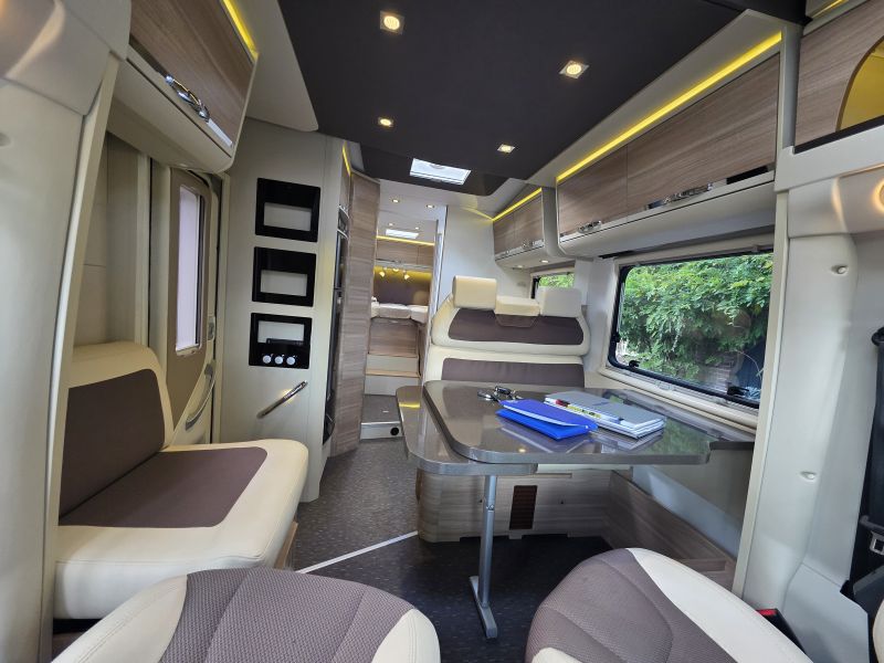 Adria Matrix 670 SL Lengte bedden & hefbed 5 persoons!!