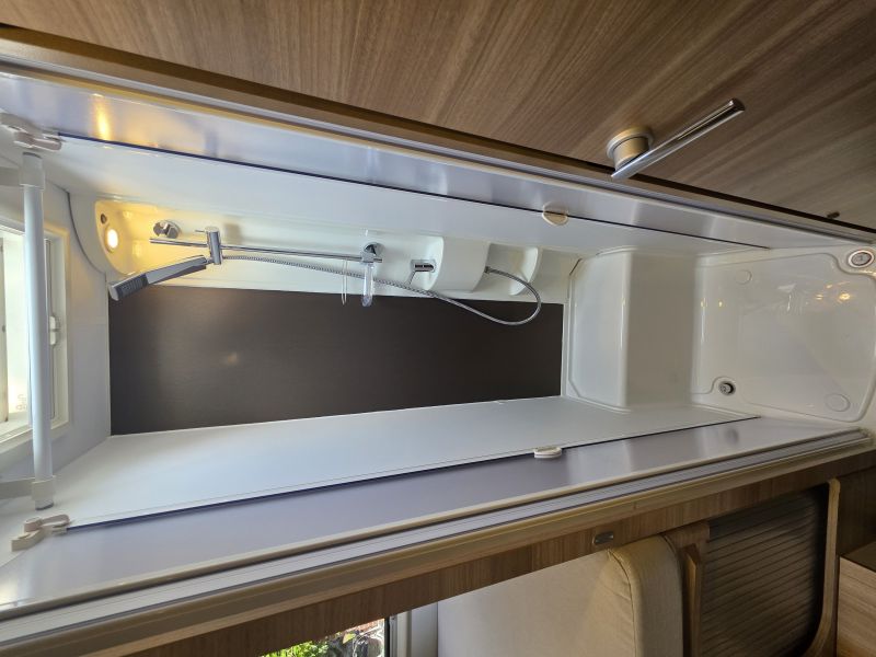 Adria Matrix 670 SL Lengte bedden & hefbed 5 persoons!!