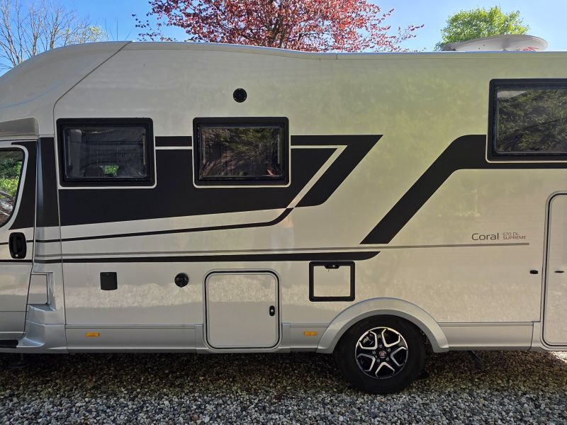 Adria Coral 670 DL Supreme 44H met E&P