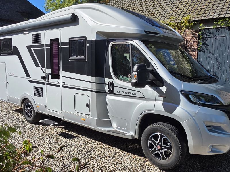 Adria Coral 670 DL Supreme 44H met E&P