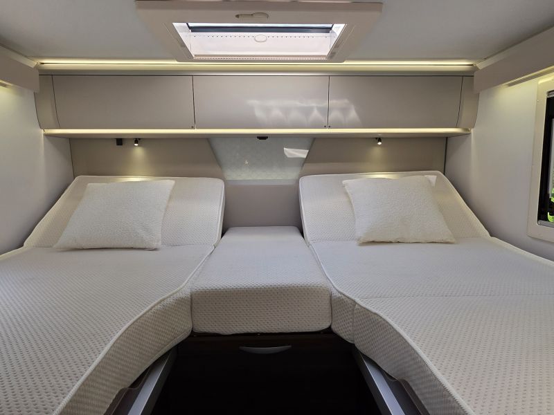 Adria Coral 670 DL Supreme 44H met E&P