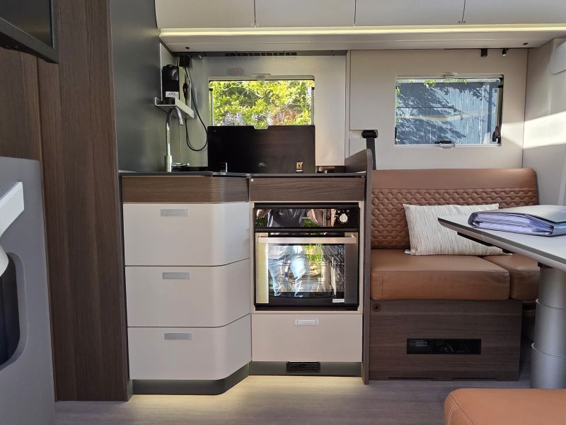 Adria Coral 670 DL Supreme 44H met E&P