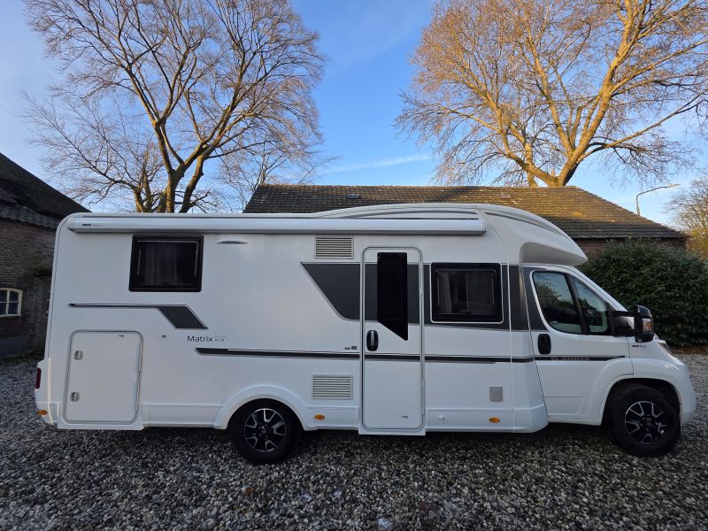 Adria Matrix 670 DC plus Face to face