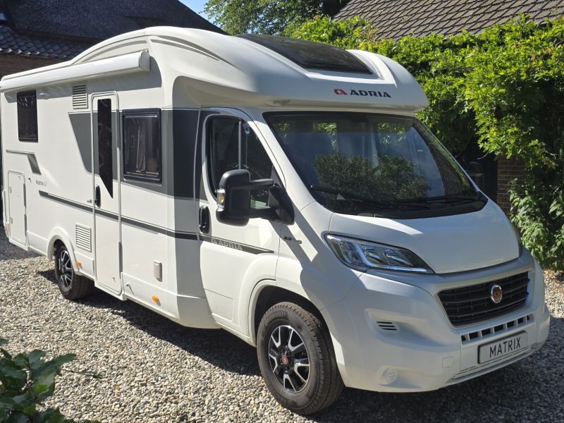 Adria Matrix 670 DC plus Face to face