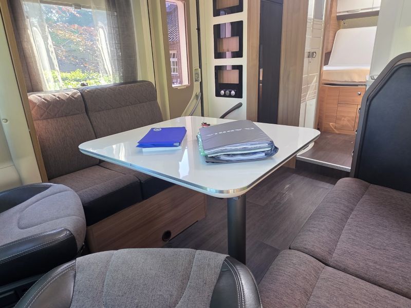 Adria Matrix 670 DC plus Face to face